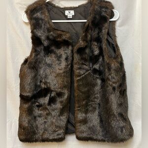 Worthington Faux Fur Vest L